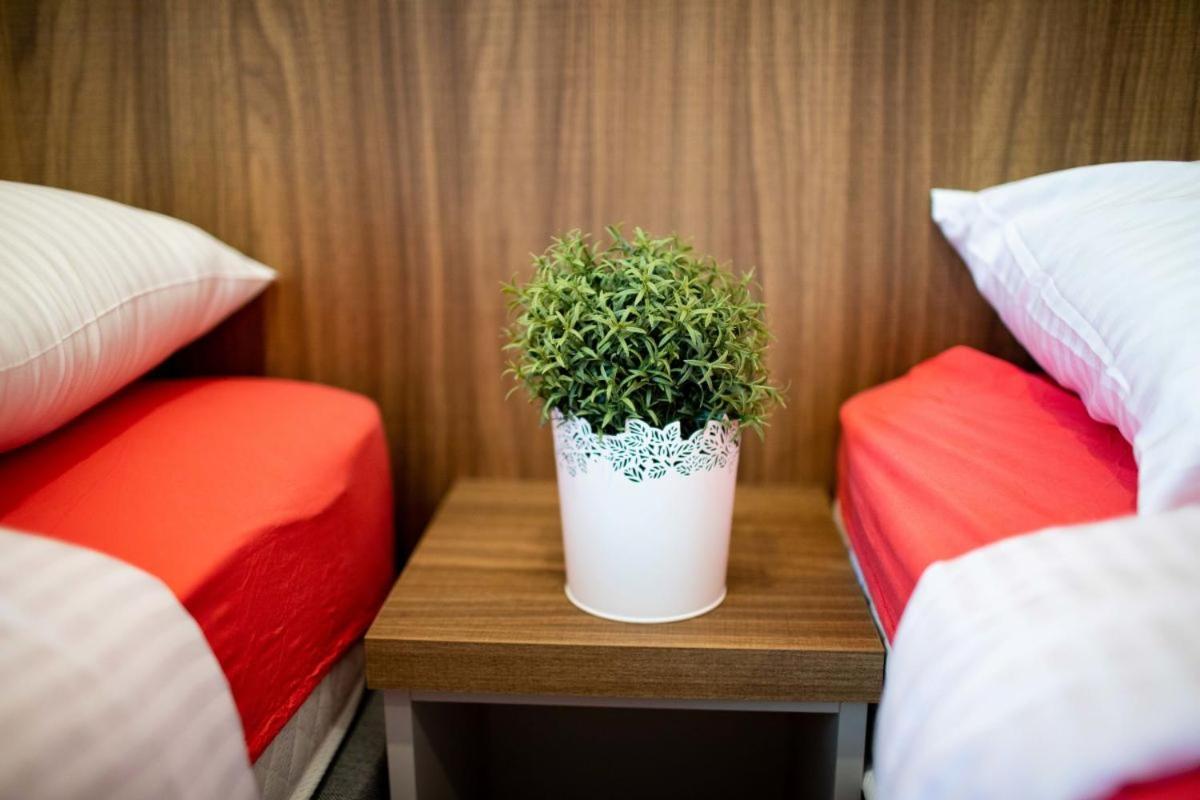Gostilna Pugelj Hotel Novo Mesto Kültér fotó