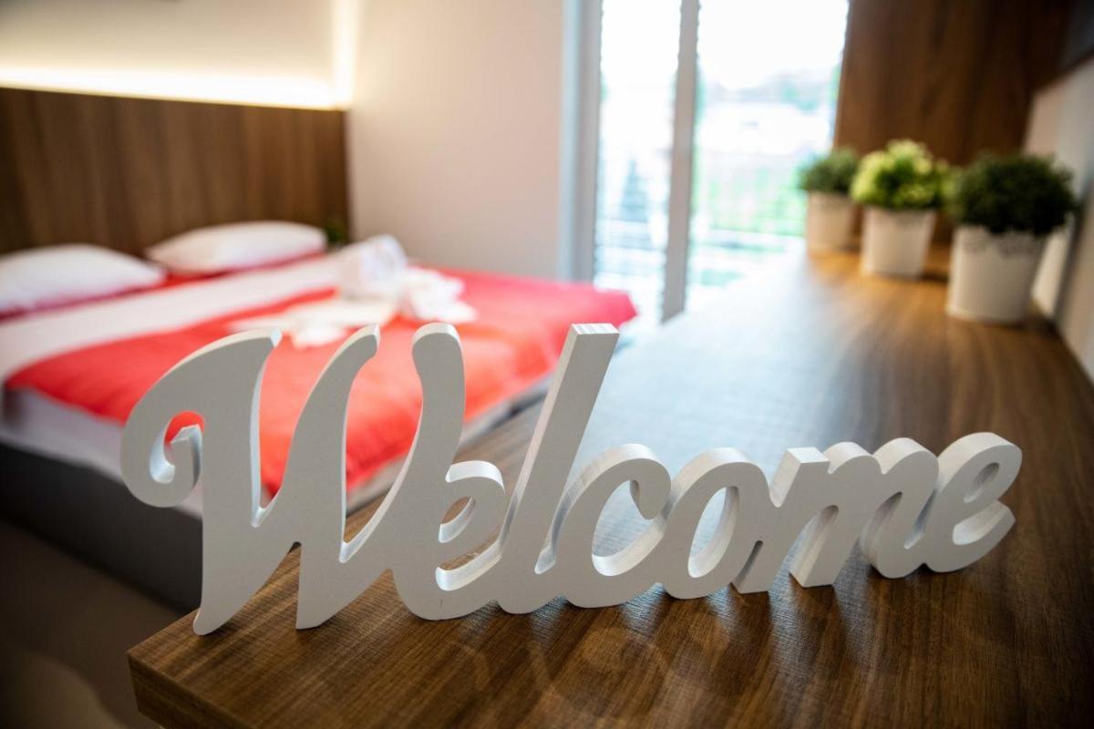 Gostilna Pugelj Hotel Novo Mesto Kültér fotó