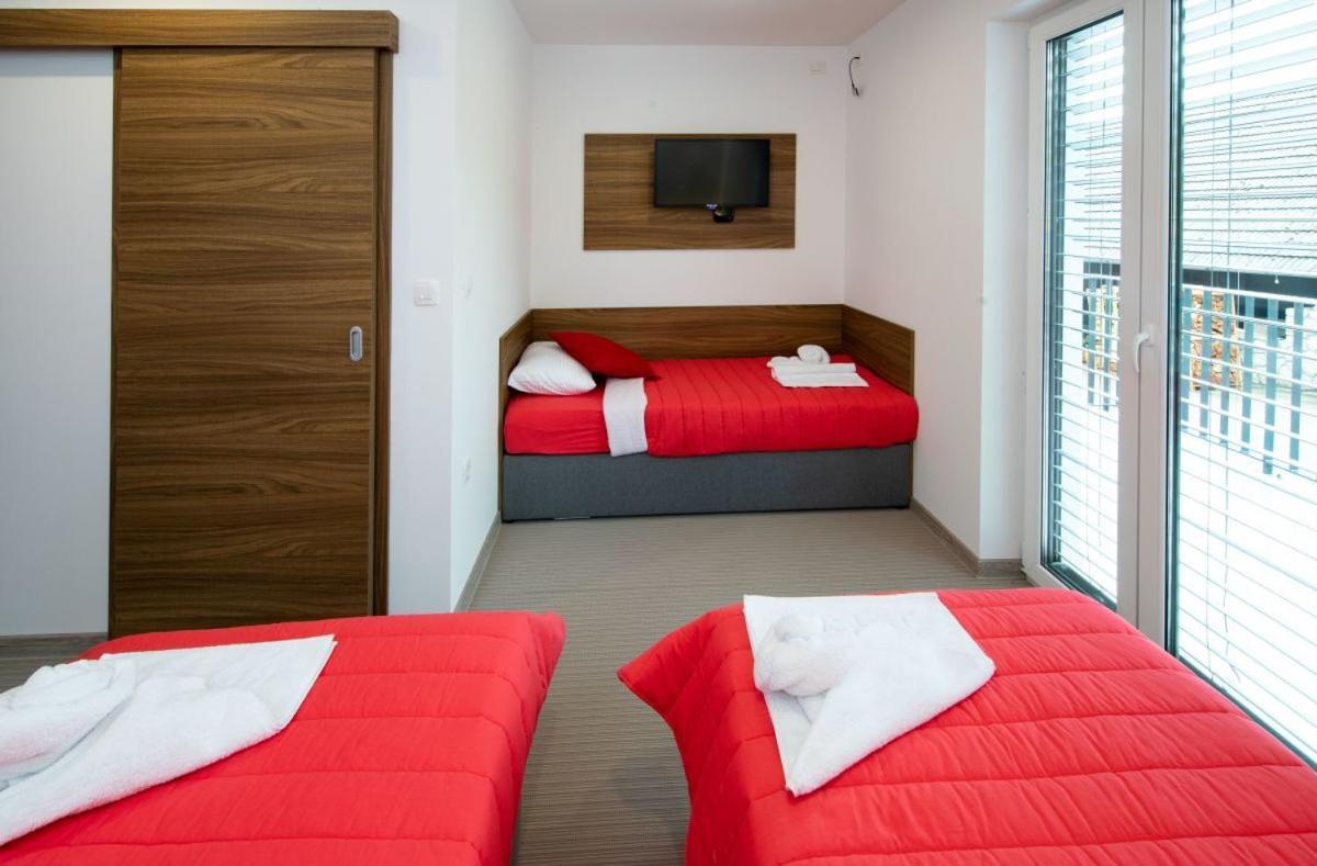 Gostilna Pugelj Hotel Novo Mesto Kültér fotó
