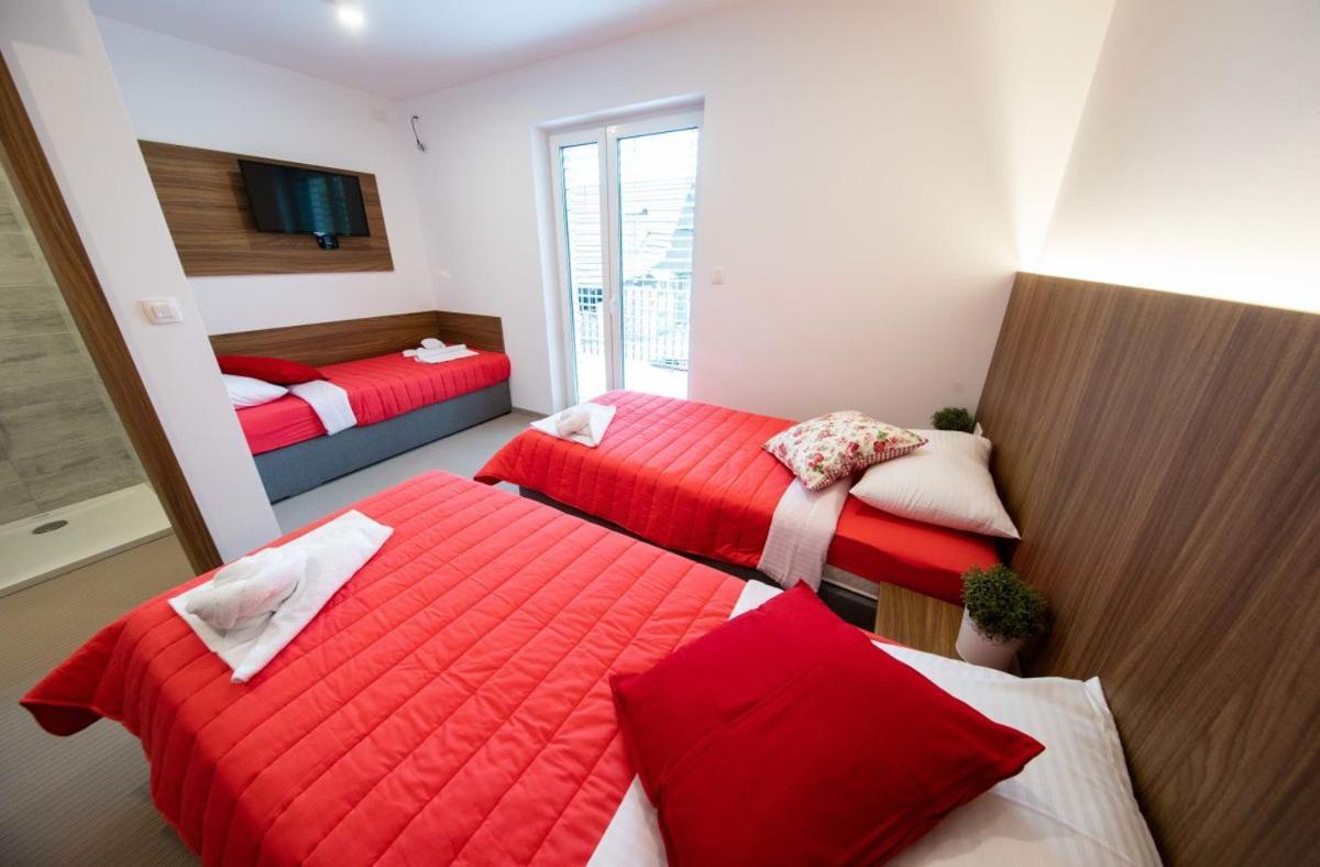 Gostilna Pugelj Hotel Novo Mesto Kültér fotó