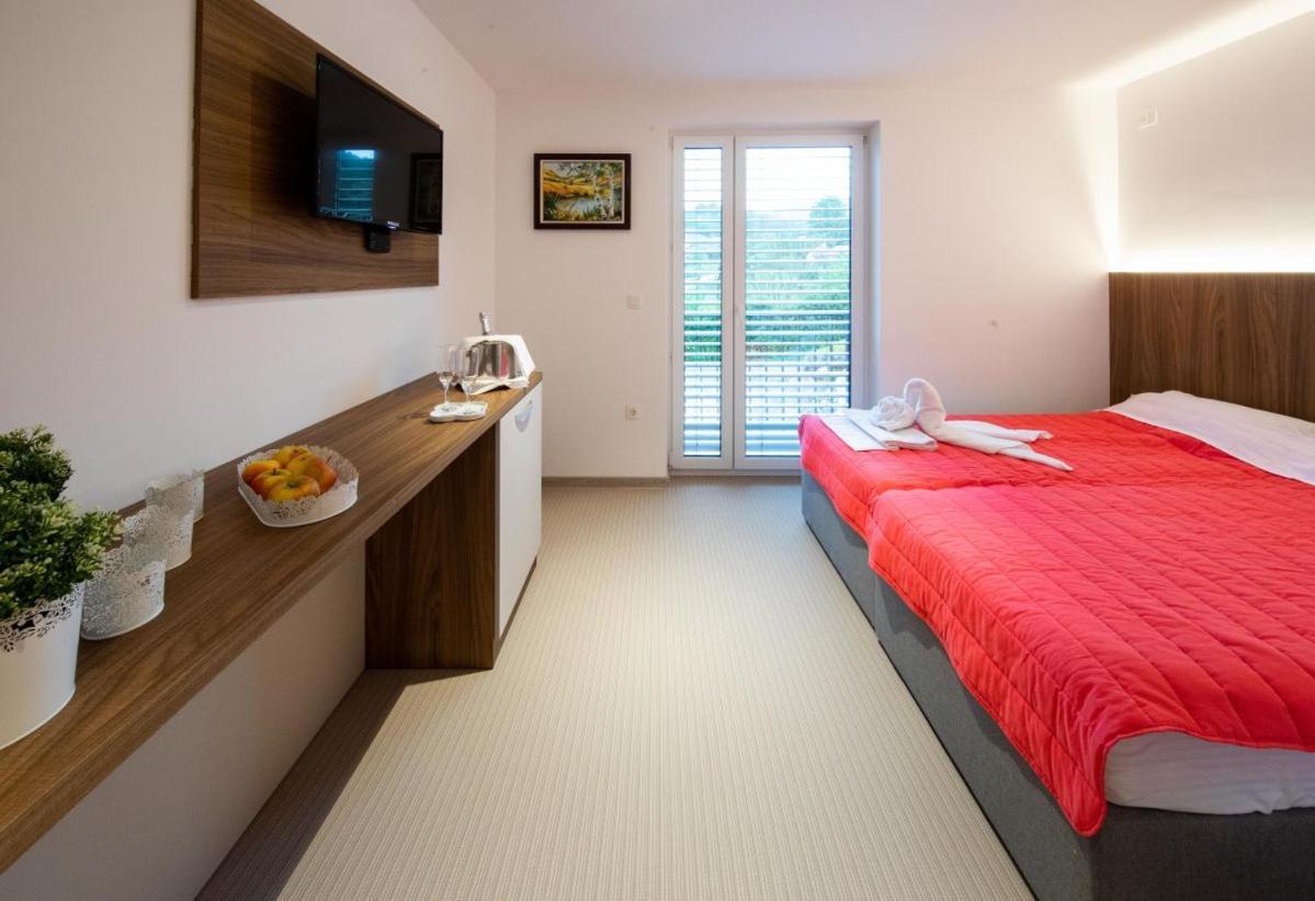 Gostilna Pugelj Hotel Novo Mesto Kültér fotó