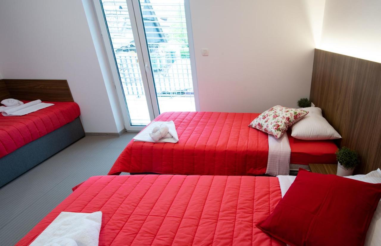 Gostilna Pugelj Hotel Novo Mesto Kültér fotó