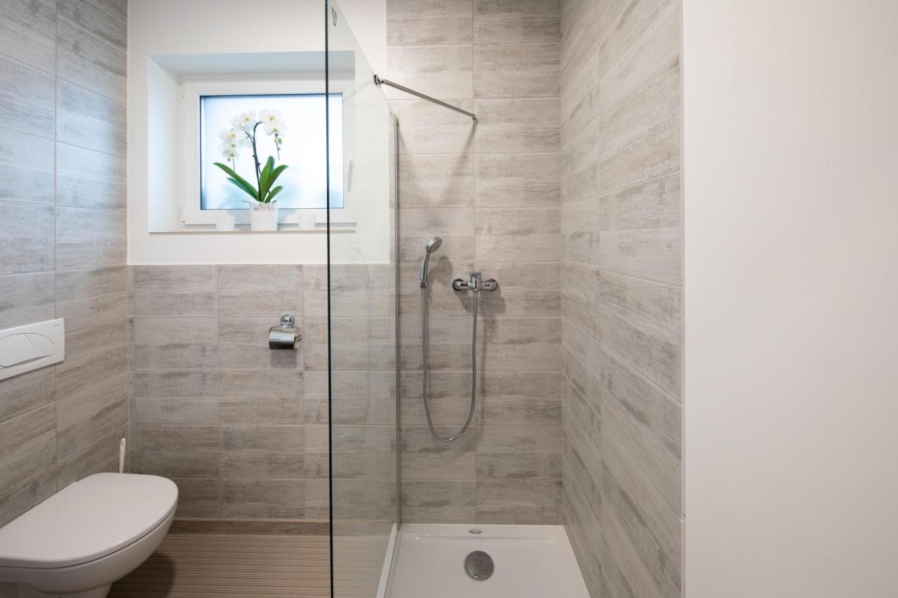 Gostilna Pugelj Hotel Novo Mesto Kültér fotó