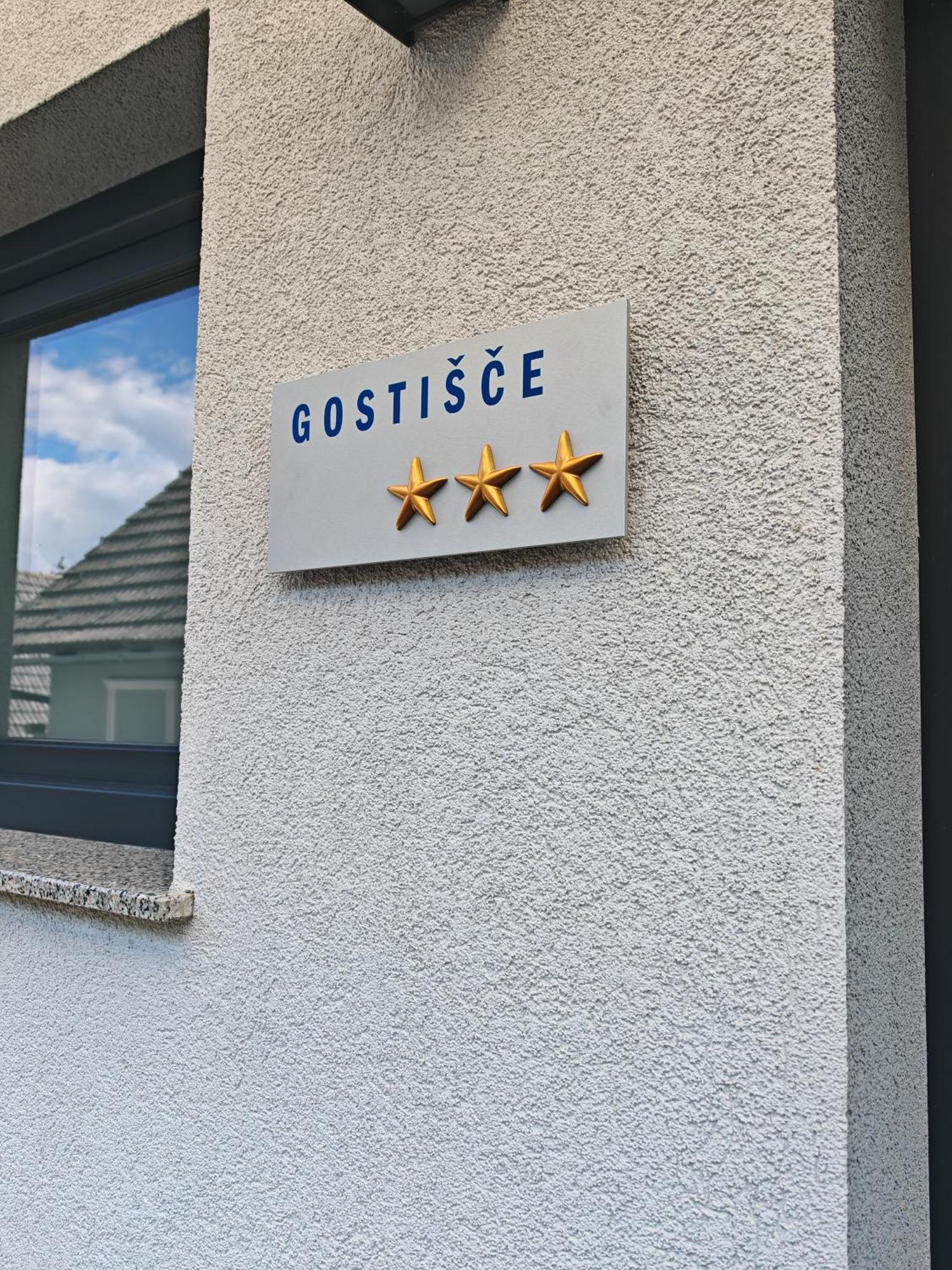 Gostilna Pugelj Hotel Novo Mesto Kültér fotó